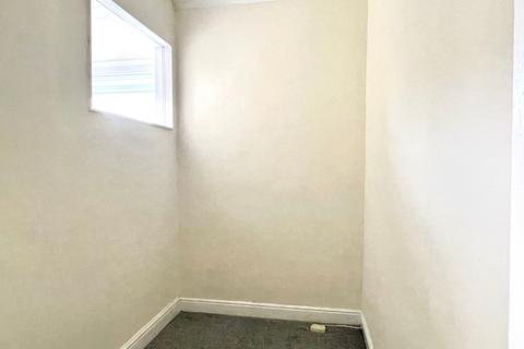 51 Eldon Road, Huddersfield, HD1 4NE