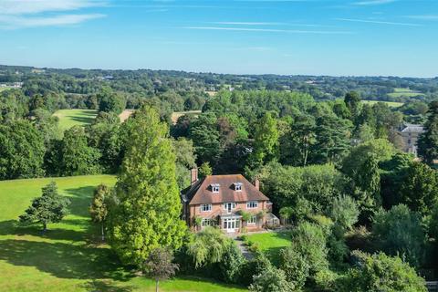5 bedroom detached house for sale, Available with no onward chain in Hawkhurst