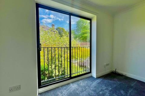 2 bedroom flat to rent, Kerry Court, Horsforth, Leeds, West Yorkshire, UK, LS18