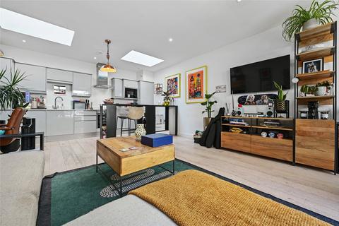 2 bedroom end of terrace house for sale, Willow Mews, Shepherd's Bush, London, W12