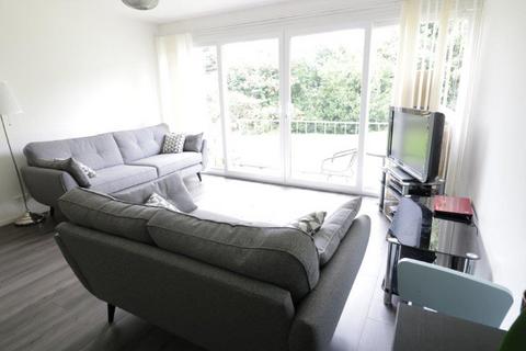 2 bedroom flat to rent, Waverley Court, Reading, RG30