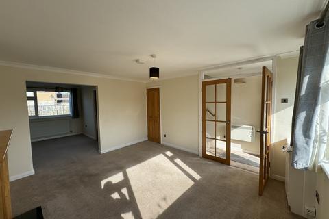 3 bedroom semi-detached house to rent, Willow Road, STREET, Somerset