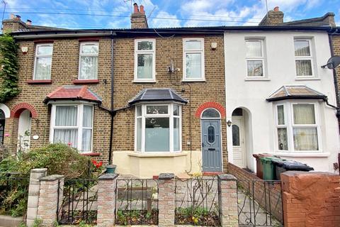 3 bedroom terraced house for sale, Lincoln Street, London E11