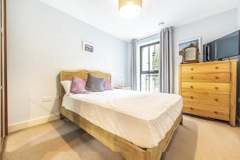 1 bedroom flat for sale, Kennington Road, Kennington
