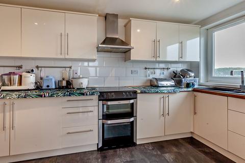 2 bedroom flat for sale, Victoria Road, Warley, Brentwood, CM14