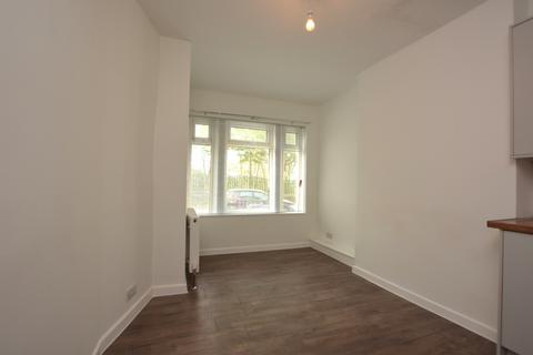 2 bedroom flat to rent, Grove Park Avenue, Harrogate, North Yorkshire, HG1