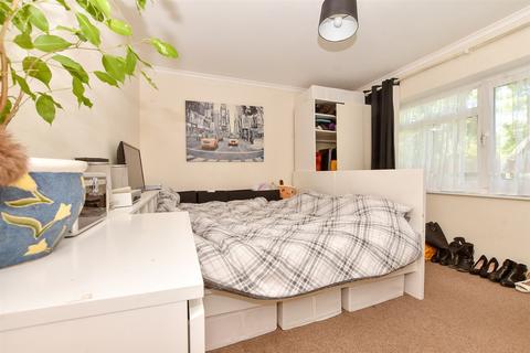 2 bedroom flat for sale, Holmwood Gardens, Wallington, Surrey