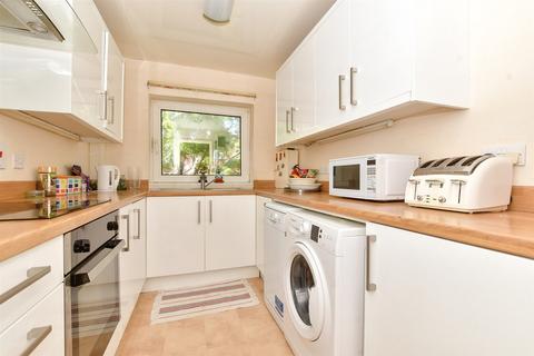 2 bedroom flat for sale, Holmwood Gardens, Wallington, Surrey