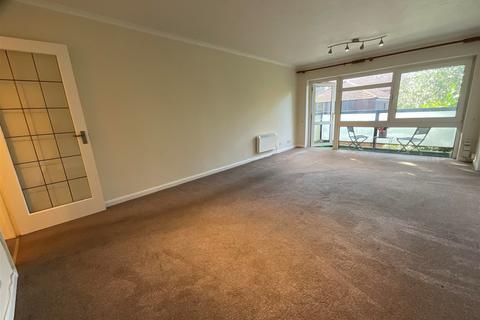 2 bedroom flat for sale, Holmwood Gardens, Wallington, Surrey