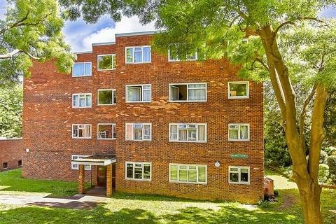 2 bedroom flat for sale, Holmwood Gardens, Wallington, Surrey