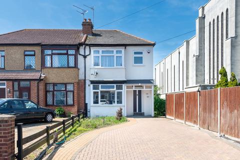 15 Corbins Lane, Harrow, HA2 8EL