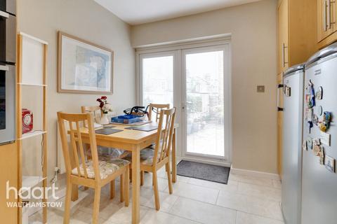 46 Barrett Road, London, E17 9ET