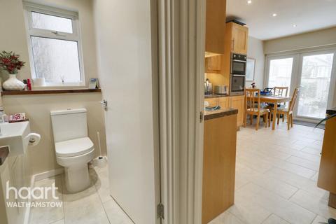 46 Barrett Road, London, E17 9ET