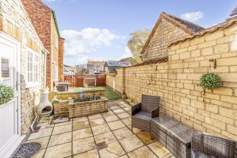 3 bedroom terraced house for sale, High Street, Navenby, Lincoln, Lincolnshire, LN5