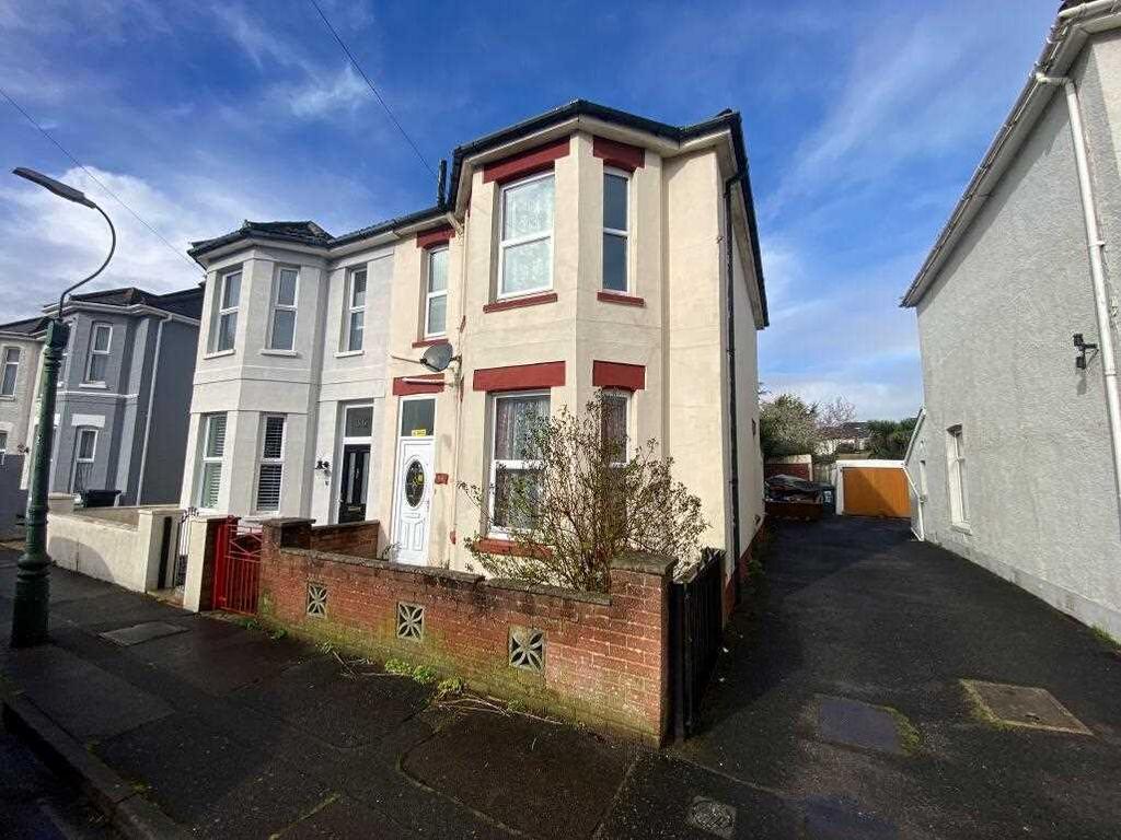 Charminster, Bournemouth BH8 3 bed semidetached house for sale £275,000