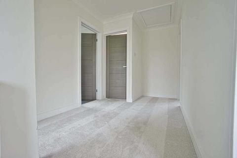 17 Banstead Road, Broadstone, BH18 9BB