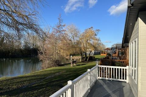 2 bedroom lodge for sale, Carlton Meres Holiday Park