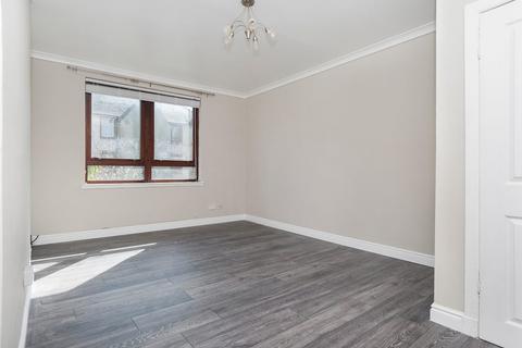 2 bedroom flat to rent, 2241L – Royston Mains Avenue, Edinburgh, EH5 1LF