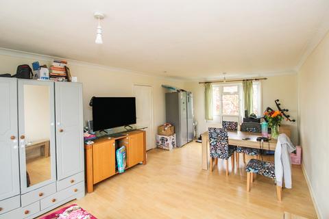 2 bedroom flat for sale, Holtye Walk, Crawley, West Sussex. RH10 6QP