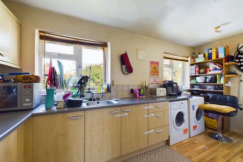2 bedroom flat for sale, St. Michaels Court, Worthing, BN11