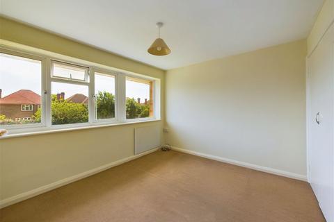 2 bedroom flat for sale, St. Michael's Court, Worthing, BN11