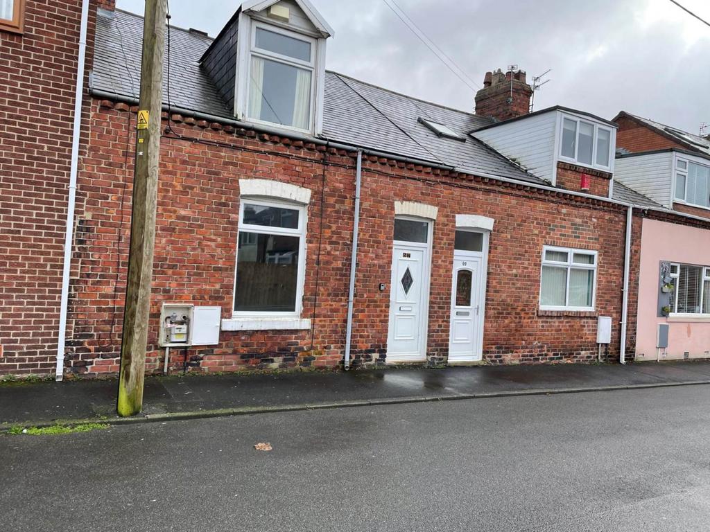 The Avenue, Houghton Le Spring DH5 2 bed terraced house £495 pcm (£