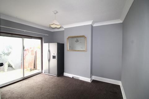 3 bedroom semi-detached house to rent, Spring Grove Crescent, Hounslow TW3