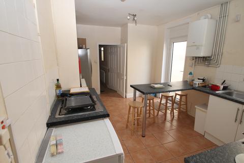 4 bedroom terraced house to rent, Derry Avenue, Plymouth PL4