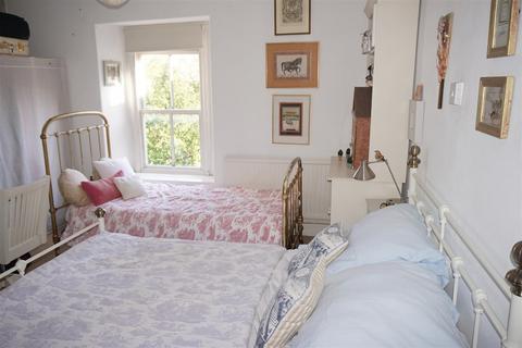 4 bedroom end of terrace house for sale, Hilperton Road, Trowbridge, BA14