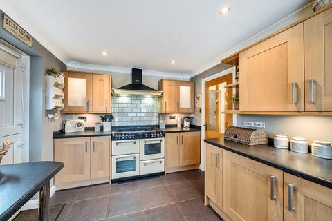 4 bedroom semi-detached house for sale, Priestley Drive, Pudsey, West Yorkshire, LS28