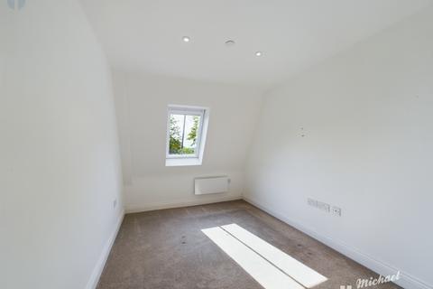 2 bedroom flat for sale, Stamford House, Oxford Road, Aylesbury, Buckinghamshire