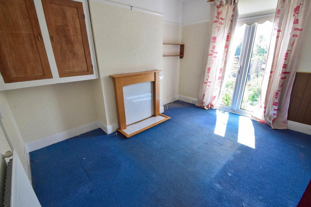 Station Road, Strood, Rochester, ME2 3 bed terraced house for sale £