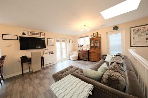 2 bedroom mews for sale, Holbrook Way, Barleythorpe