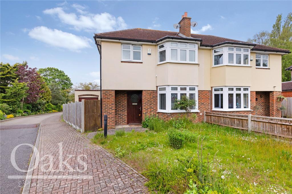 Ruffetts Close, South Croydon 3 bed semidetached house £600,000