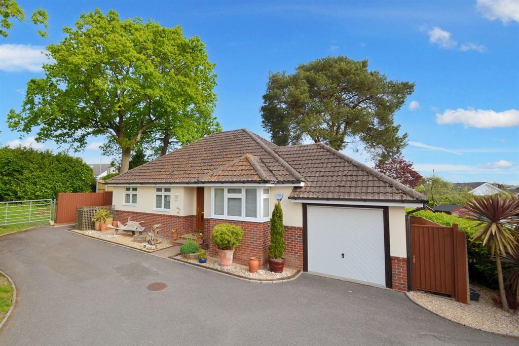 Corfe Mullen 3 bed detached bungalow for sale £515,000
