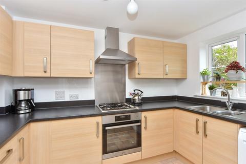 11 Baryntyne Crescent, Hoo, Rochester, ME3 9GE