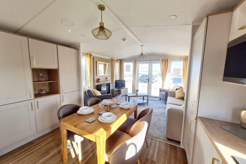 2 bedroom lodge for sale, Martello Beach Holiday Park