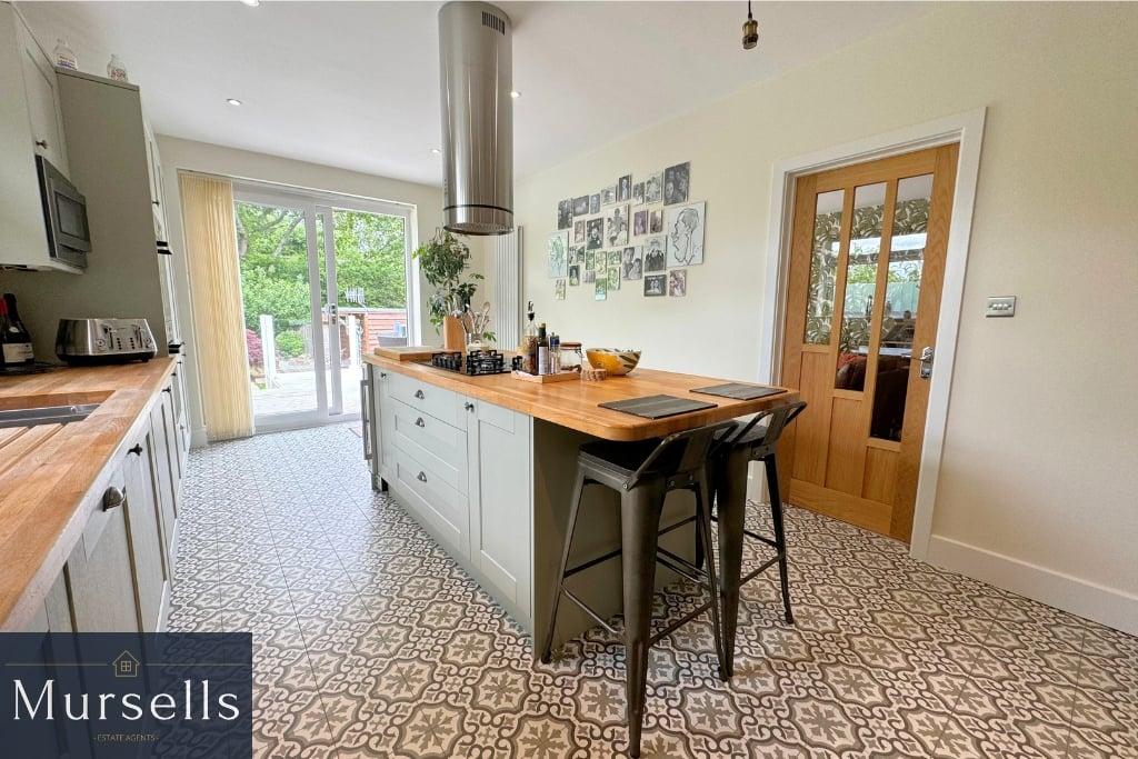Sherwood Avenue, Poole BH14 3 bed detached house for sale £700,000