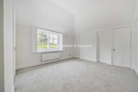 3 bedroom flat for sale, St Paul's Cray Road, Chislehurst