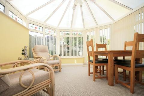 20 Bromfords Drive, Wickford, SS12 0NZ