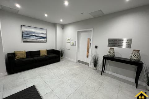 1 bedroom flat for sale, Westcombe House, Uxbridge, Middlesex, UB8