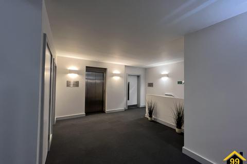 1 bedroom flat for sale, Westcombe House, Uxbridge, Middlesex, UB8