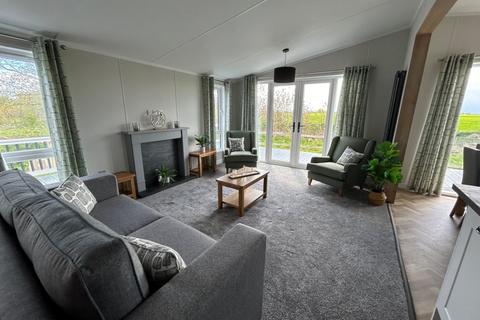 2 bedroom lodge for sale, New Beach Holiday Park