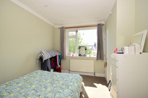 2 bedroom flat to rent, Whippingham Road, Brighton, BN2
