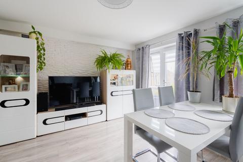 9 Orchard Close, Crediton, EX17 2FB