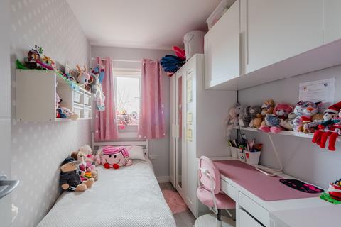 9 Orchard Close, Crediton, EX17 2FB