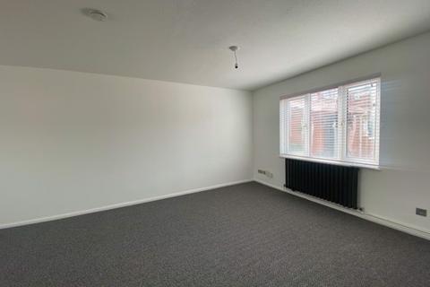 3 bedroom end of terrace house to rent, Ludham Close, London