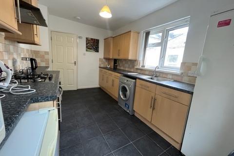 4 bedroom maisonette to rent, Beaumont Road, Plymouth PL4