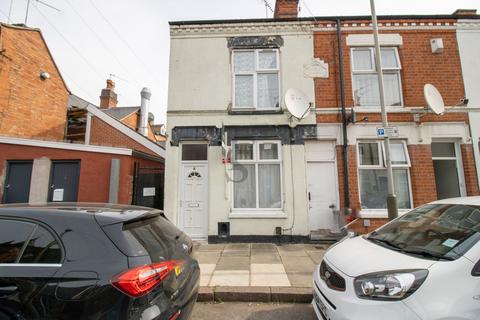 3 bedroom terraced house to rent, Celt Street, Leicester