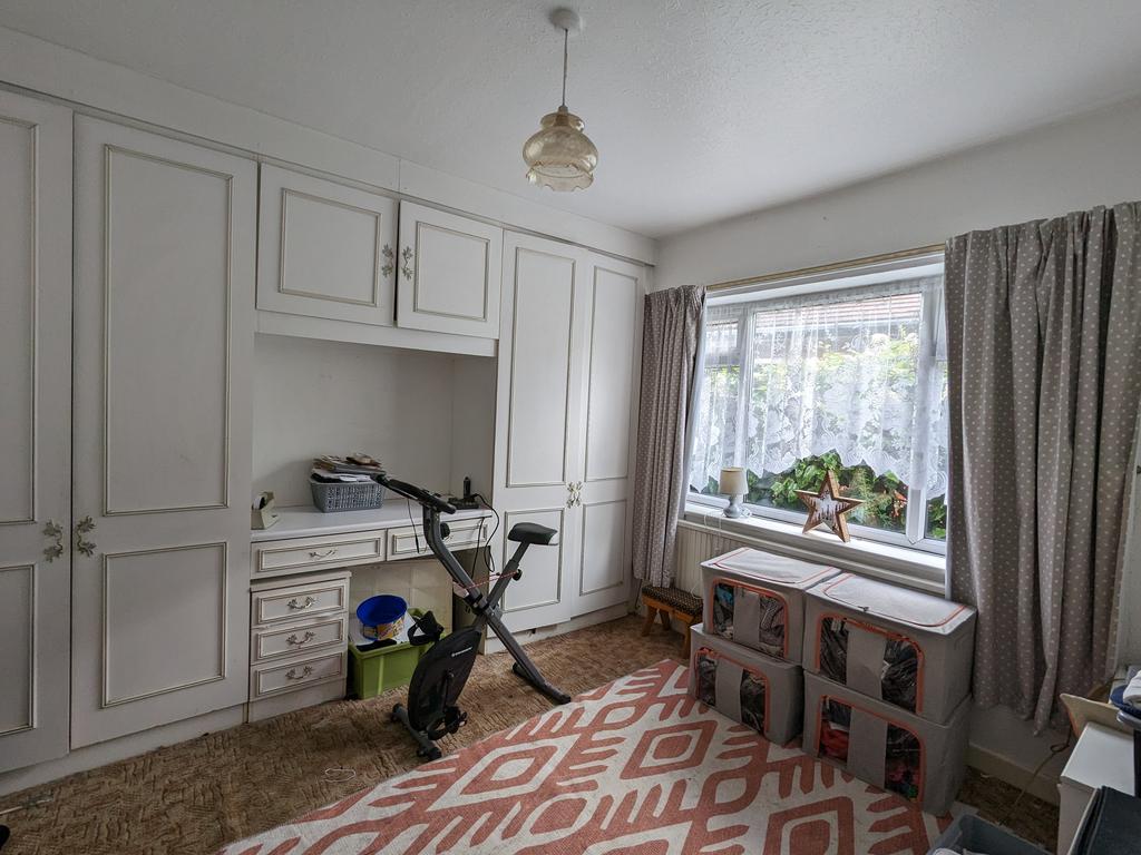 Bedroom 1.jpg
